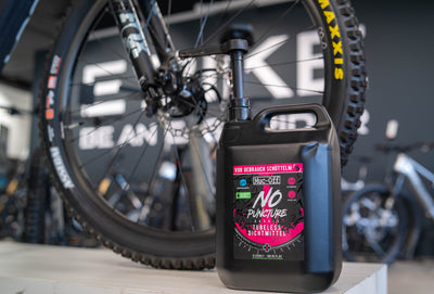 Reifen und Tubeless-Milch zum flicken